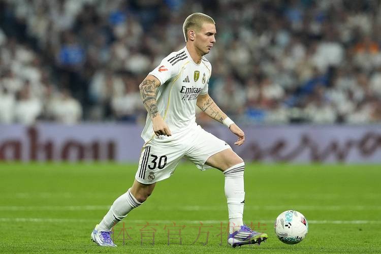 弗洛伦蒂诺欢迎马斯坦托诺:在皇家开启你的故事 弗洛伦蒂诺欢迎马斯坦托诺:在皇家开启你的故事